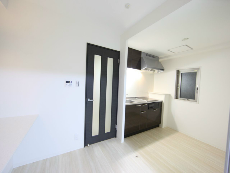 その他部屋・スペース　ＤＫ6帖　南東角部屋　窓付（換気良好）