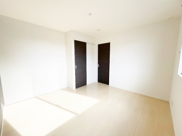 その他部屋・スペース　風通しも良い寝室です☆