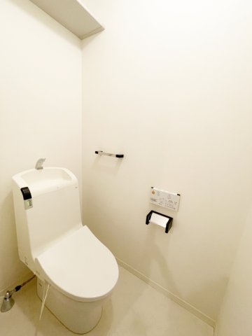 トイレ　嬉しい温水洗浄便座付き♪