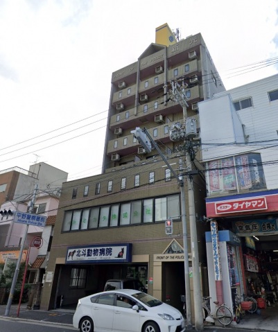 建物外観　大通り沿いのマンション