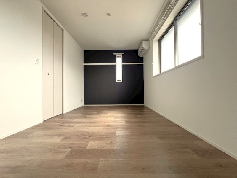 その他　南側洋室6.4帖