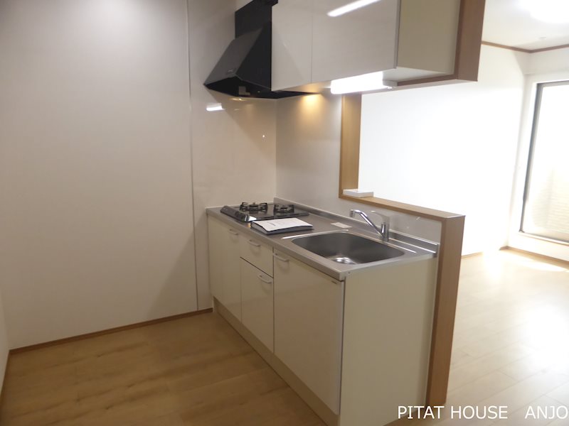 キッチン　同物件別部屋