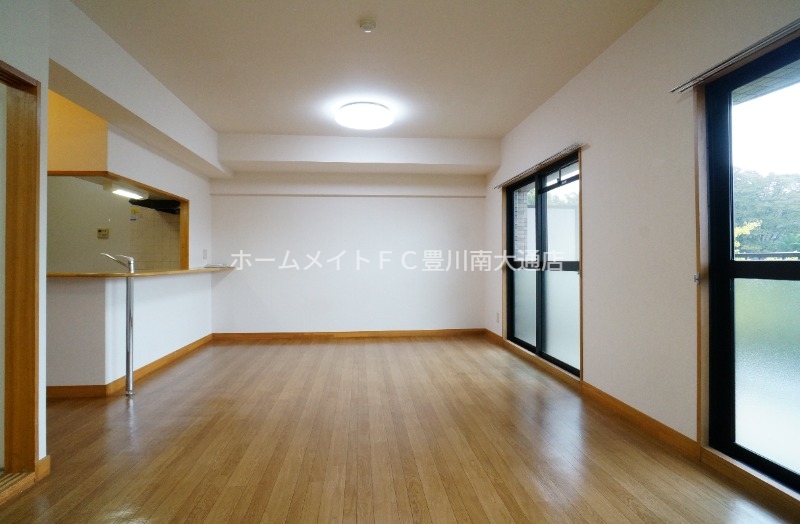 居室・リビング　同型別部屋写真