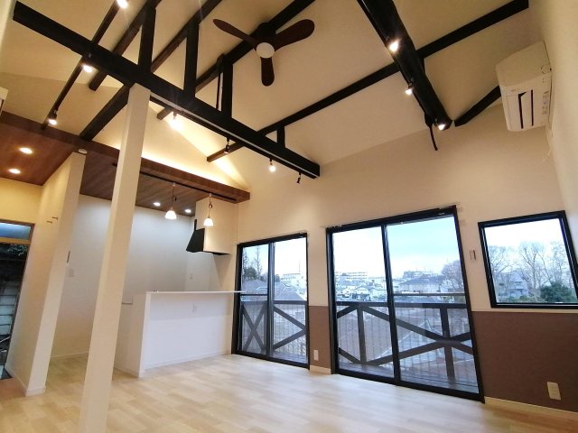 その他部屋・スペース　スポットライトや間接照明でリラックス空間