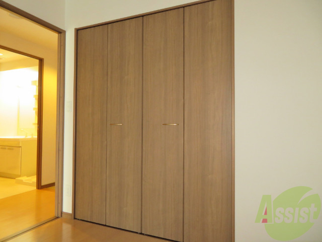 収納　寝室にあったクローゼット。荷物がたくさんあっても大丈夫。