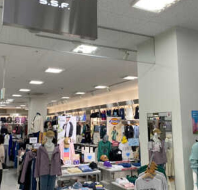 ショッピングセンター　マックハウスS．S．F．イオン明石店（ショッピングセンター）まで631m