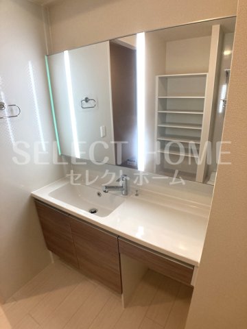 洗面設備　独立洗面台です