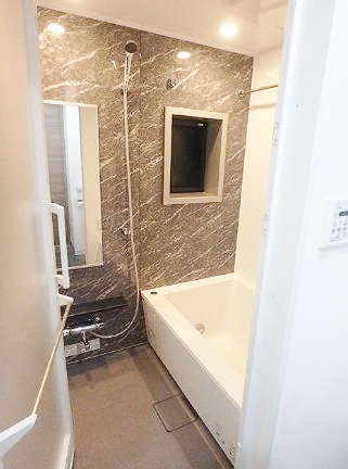 バス・シャワールーム