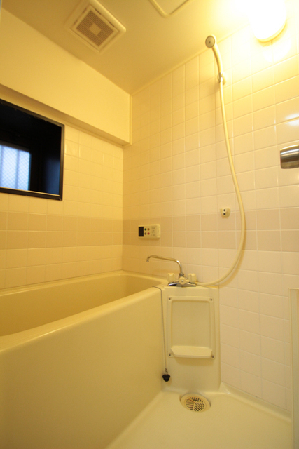 バス・シャワールーム　※別室の参考写真の為、現況優先です。