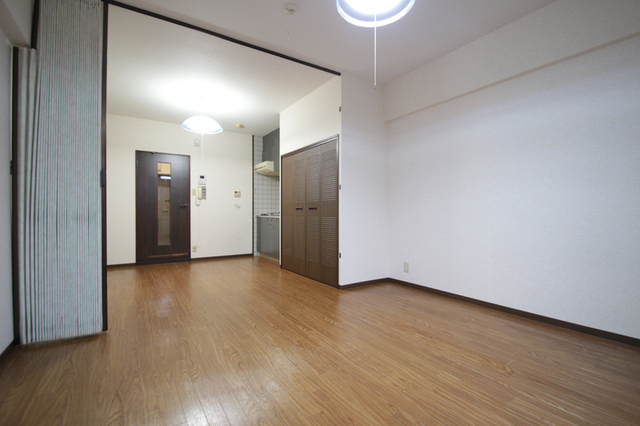 居室・リビング　※別室の参考写真の為、現況優先です。