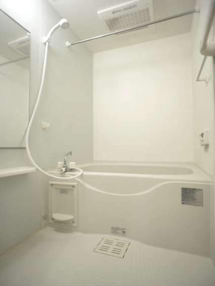 バス・シャワールーム　ゆったり過ごせるお風呂です♪