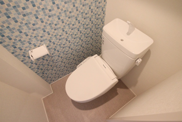 トイレ　※別室の参考写真の為、現況優先です。