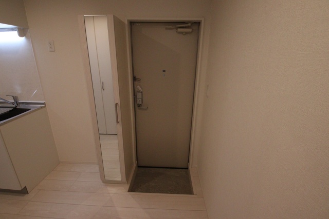 玄関　※別室の参考写真の為、現況優先です。