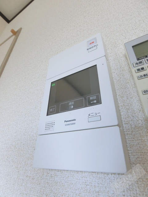 セキュリティ　カラーモニターホンで来訪者を確認できます♪