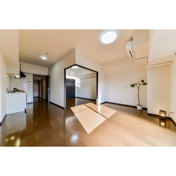 居室・リビング　※別号室の参考写真、現況優先※