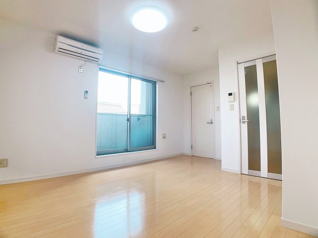 居室・リビング　※このお写真は同物件の別のお部屋のお写真です。現状優先