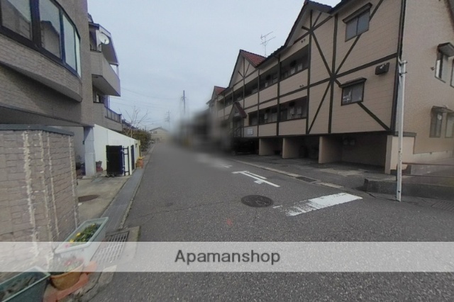 その他　前面道路（その他）まで0m