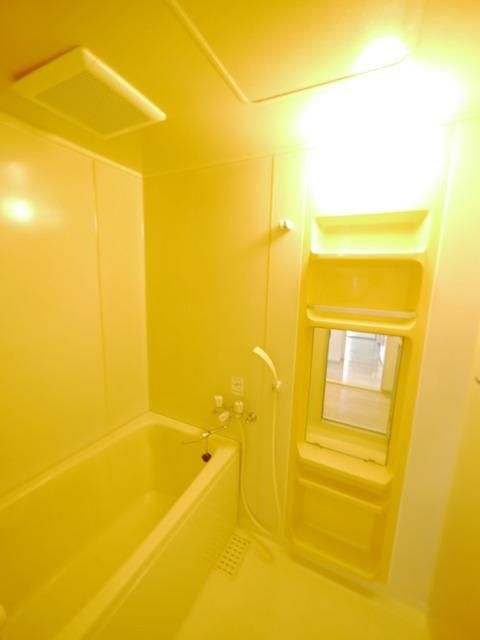 バス・シャワールーム　★綺麗で広々としたバスルームです★