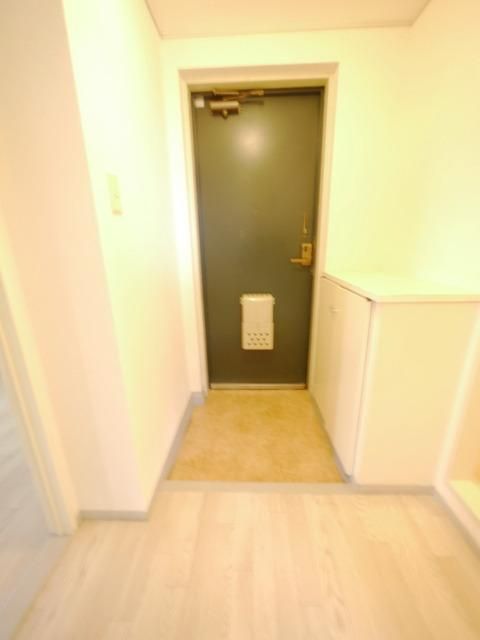 玄関　★玄関前に広いスペースがあります★