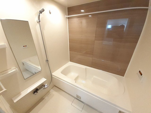 バス・シャワールーム　お風呂で日々の疲れを落としましょう