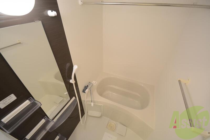 バス・シャワールーム　シンプルな浴室です。