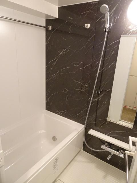 バス・シャワールーム　きれいなお風呂です