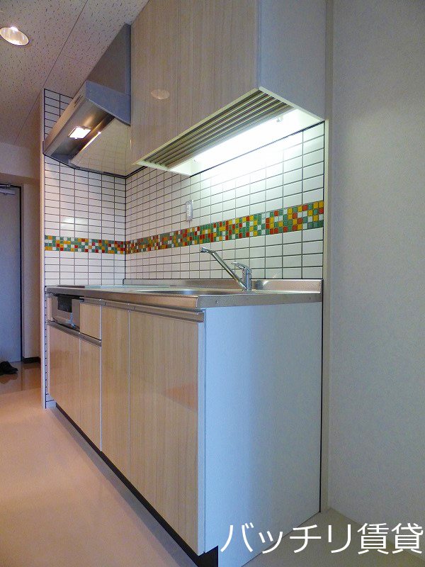 キッチン　※同マンション別部屋写真のため、現状優先。