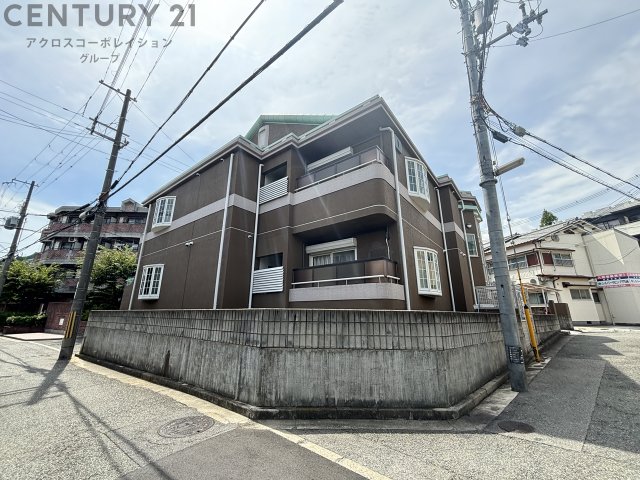 建物外観　初めての一人暮らしでも安心なオートロック付き