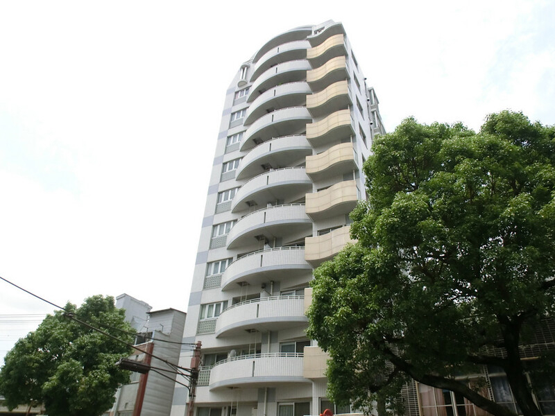 建物外観　高級感漂いますねー