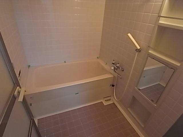 バス・シャワールーム　ゆったり入れるお風呂