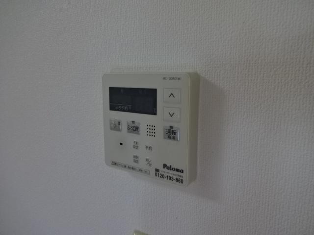 その他設備　給湯器リモコン