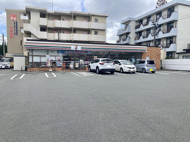 コンビニ　セブンイレブン　島崎２丁目店（コンビニ）まで800m