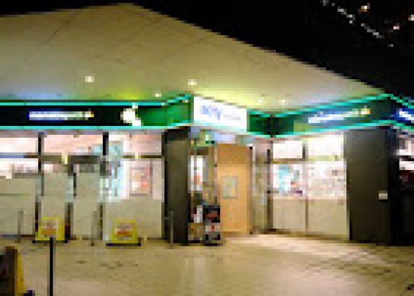 スーパー　マルエツプチ汐留シオサイト店（スーパー）まで549m