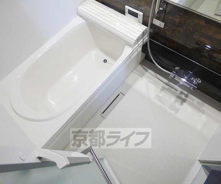 バス・シャワールーム　綺麗なバスです。