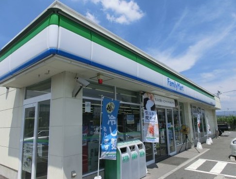 コンビニ　ファミリーマート 梅森坂三丁目店（コンビニ）まで77m