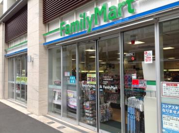 コンビニ　ファミリーマート 小浦目黒青葉台店（コンビニ）まで96m