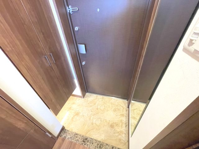 玄関　(参考)同マンション同間取り他部屋の写真