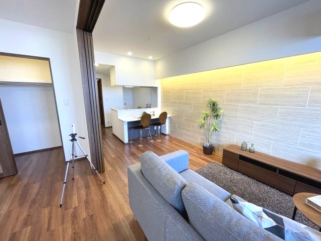 居室・リビング　(参考)同マンション同間取り他部屋の写真