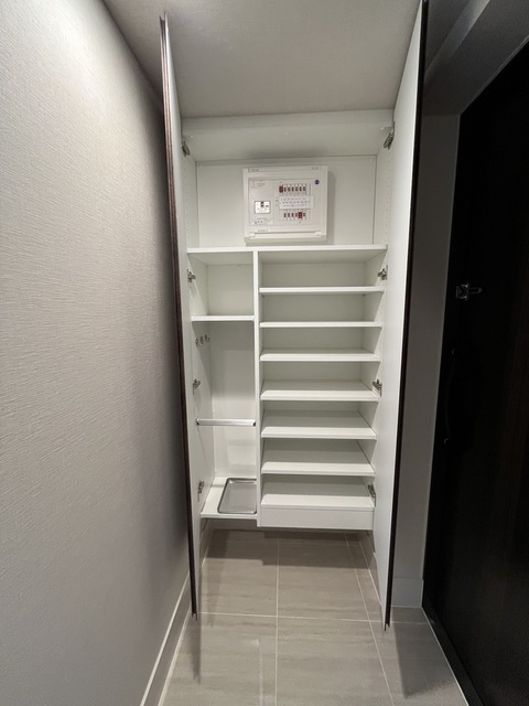 収納　シューズインクローゼット
