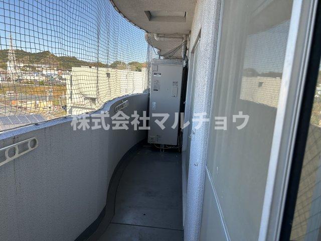 バルコニー　暖かな日差しのふりそそぐバルコニー