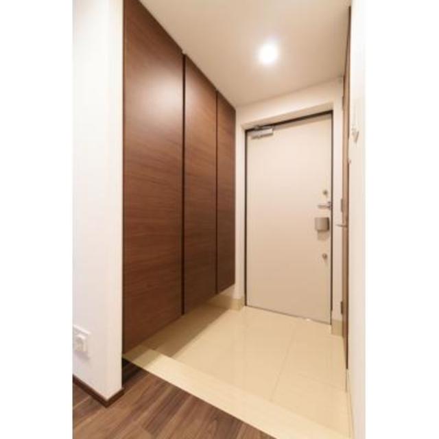 玄関　※写真は同タイプ住戸です。