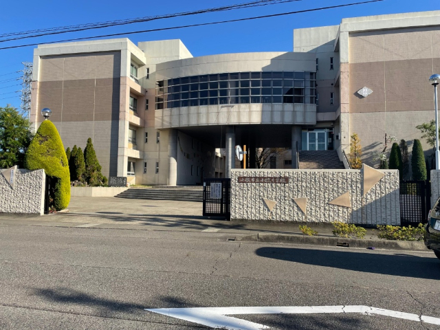 中学校　小牧市立小牧中学校（中学校）まで1206m