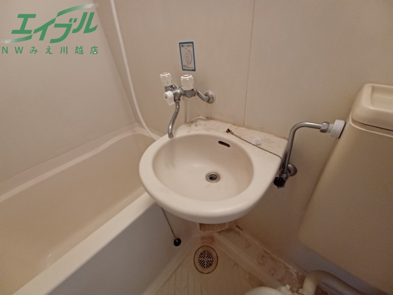 洗面設備　同物件別部屋写真