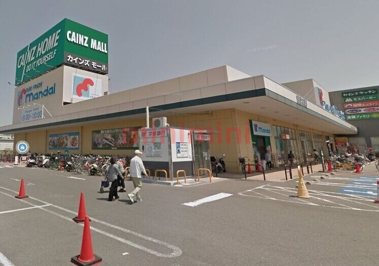スーパー　万代高槻大塚店（スーパー）まで723m