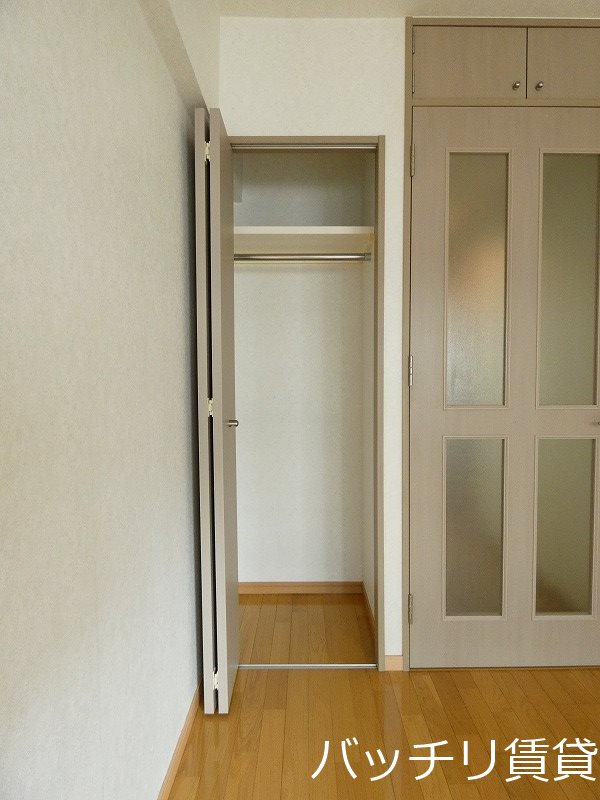 収納　別号室タイプの為、現状を優先致します