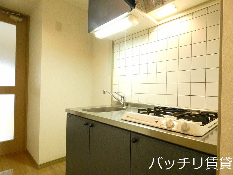 キッチン　別号室タイプの為、現状を優先致します