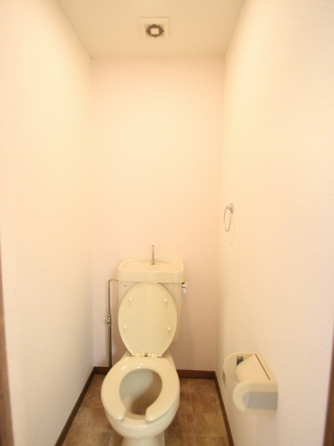 トイレ　※他のお部屋の参考写真です