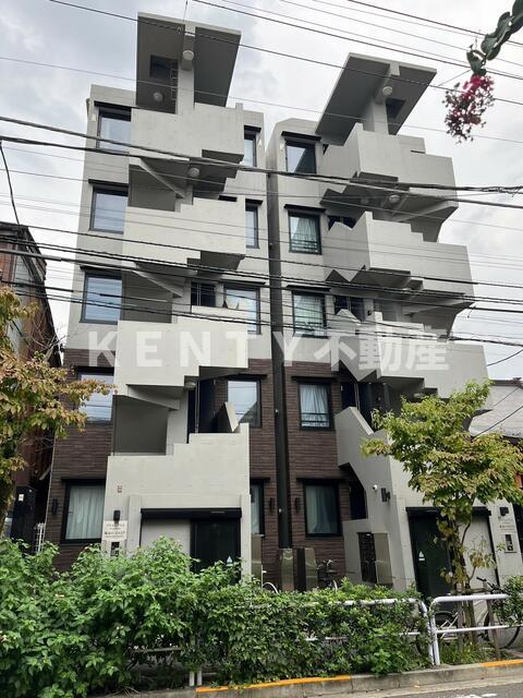 エントランス　落ち着いたエントランスです