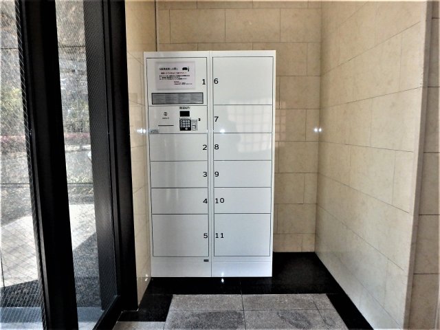 その他共有部分　不在時に便利な宅配ボックスです♪