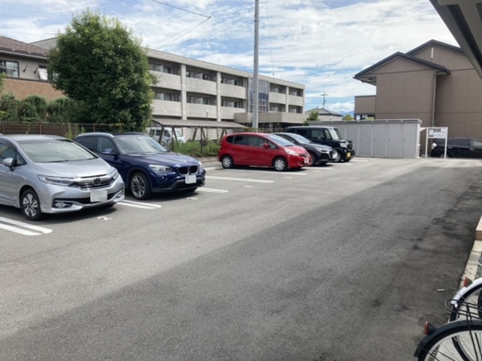 駐車場　駐車場